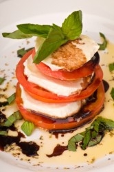 Tomaten Mozzarella Salat (Insalata Caprese)