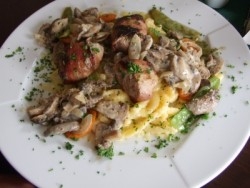 Foto: Jägersteaks © zora120875/PIXELIO