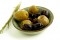 Oliven mit Kern, ohne Kern, gefüllte Oliven, Kalamata-Oliven.