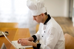 Weiterbildung „Gastronomiebetriebswirt“: IST-Studieninstitut vergibt Stipendien