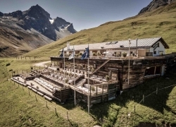 Sacher-Torte und mehr: Paradiso Mountain Club & Restaurant lockt in St. Moritz