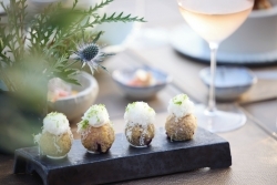 Neue Saison; Sani Resort lockt mit (kulinarischen) Luxus-Angeboten