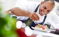 Kostenfreie Webinarreihe: DHA beschäftigt sich mit Zukunft von Gastronomie und Hotellerie